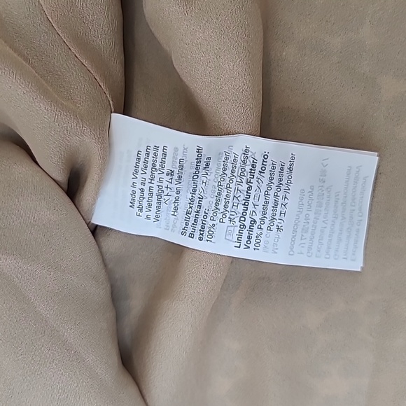 J Crew Long Sleeve Leopard Smocked Neck Shirt in Brown/Black - NWT - Picture 16 of 17